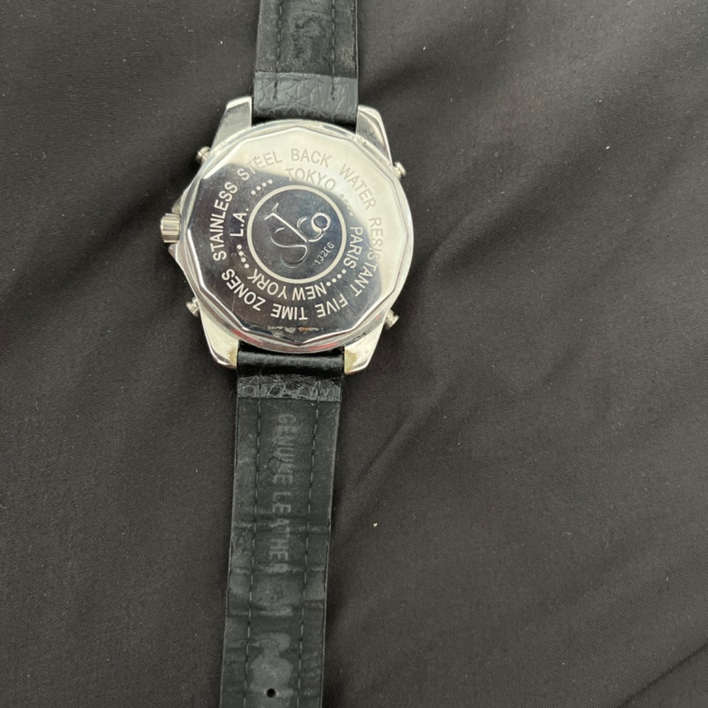 Watch - Picture 4 of 4